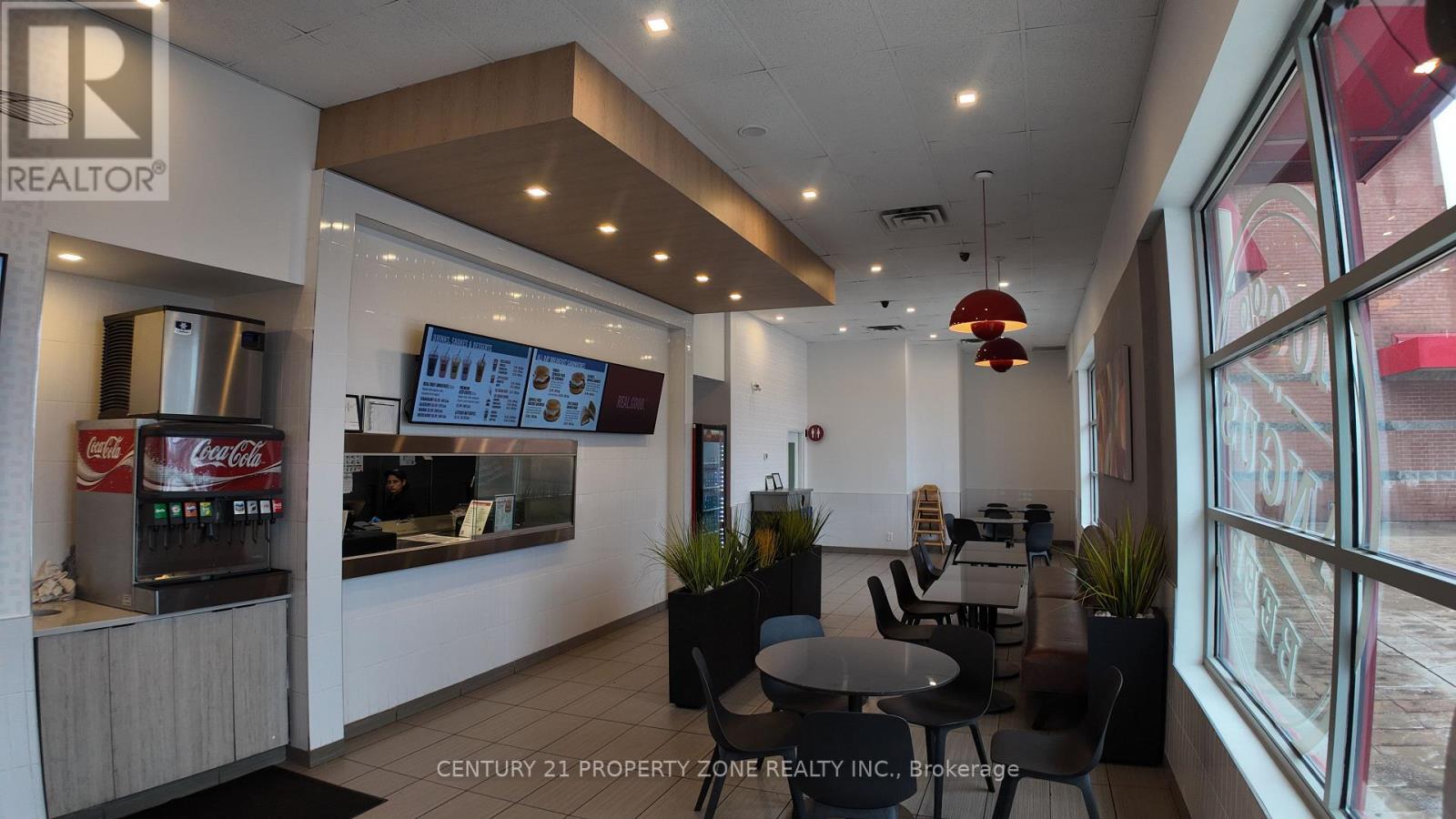 D1 - 380 Dundas Street E, Oakville, Ontario  L6H 6Z9 - Photo 3 - W12865366