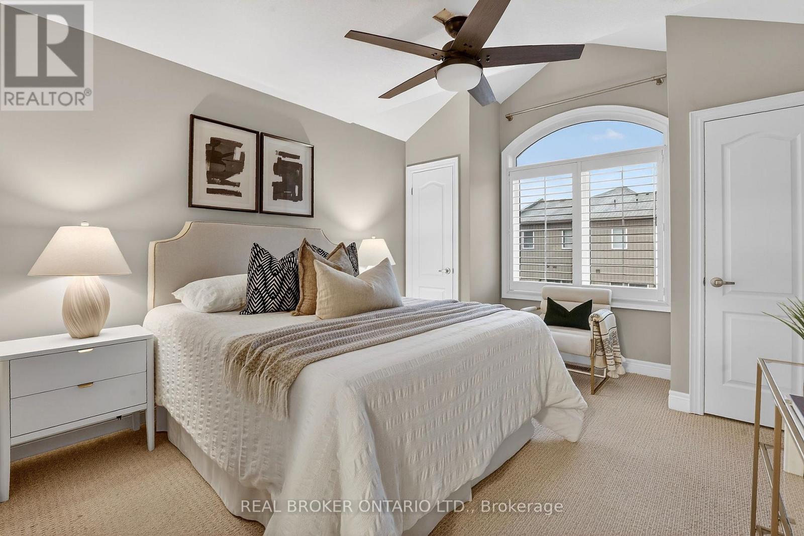 5000 Desantis Drive, Lincoln, Ontario  L3J 1W3 - Photo 3 - X12895180