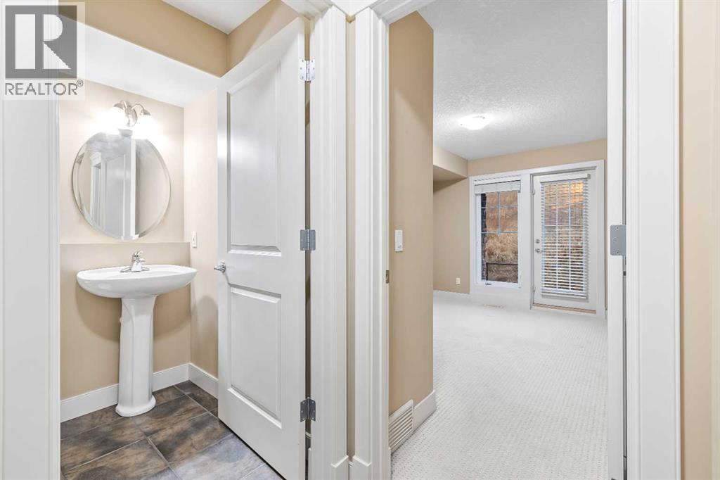 402, 10 Discovery Ridge Hill Sw, Calgary, Alberta  T3H 5X2 - Photo 15 - A2289838