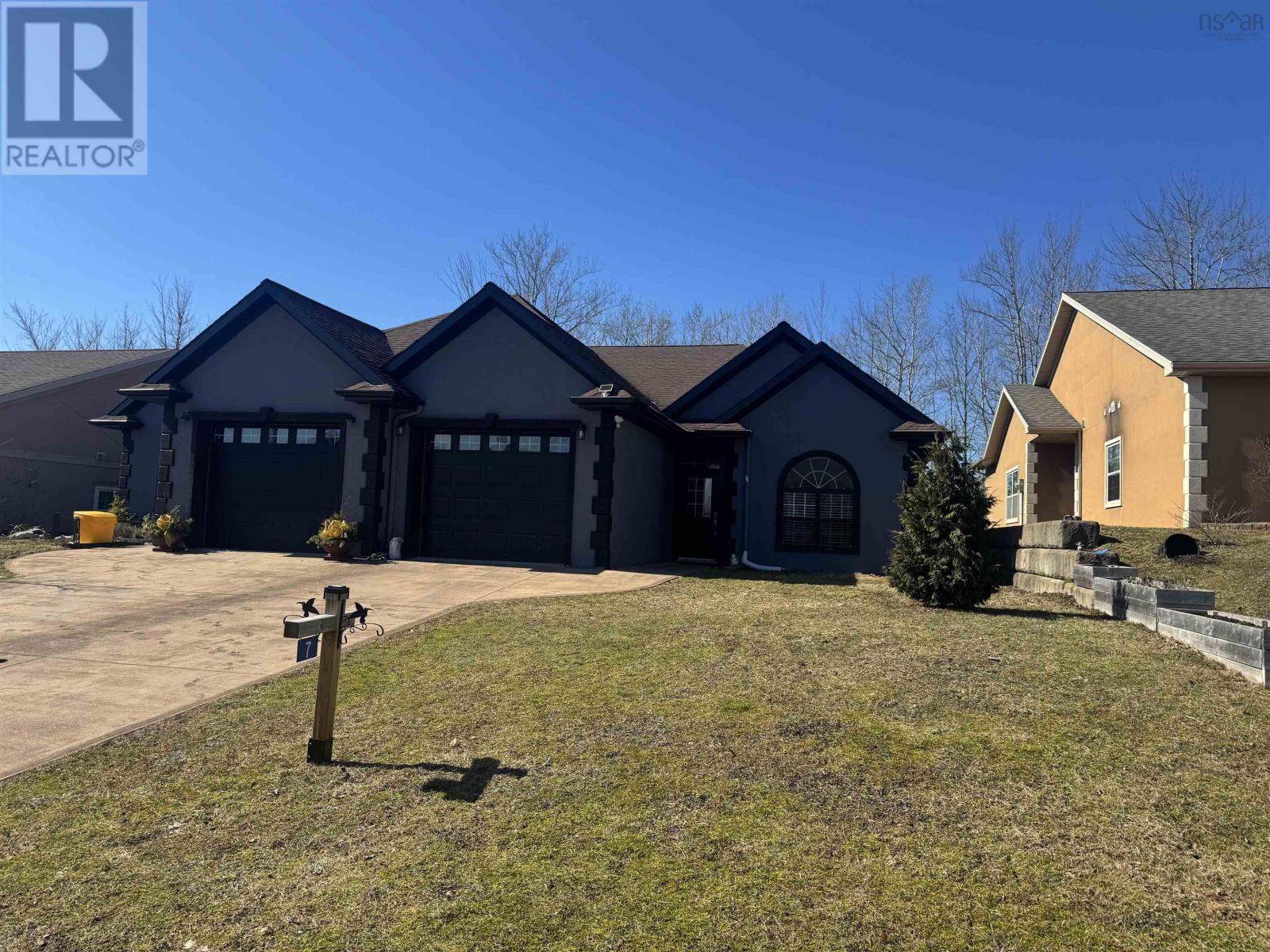 7 Bona Crescent, Enfield, Nova Scotia