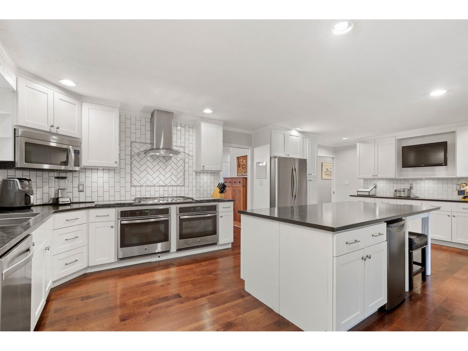 5102 219A STREET, langley, British Columbia