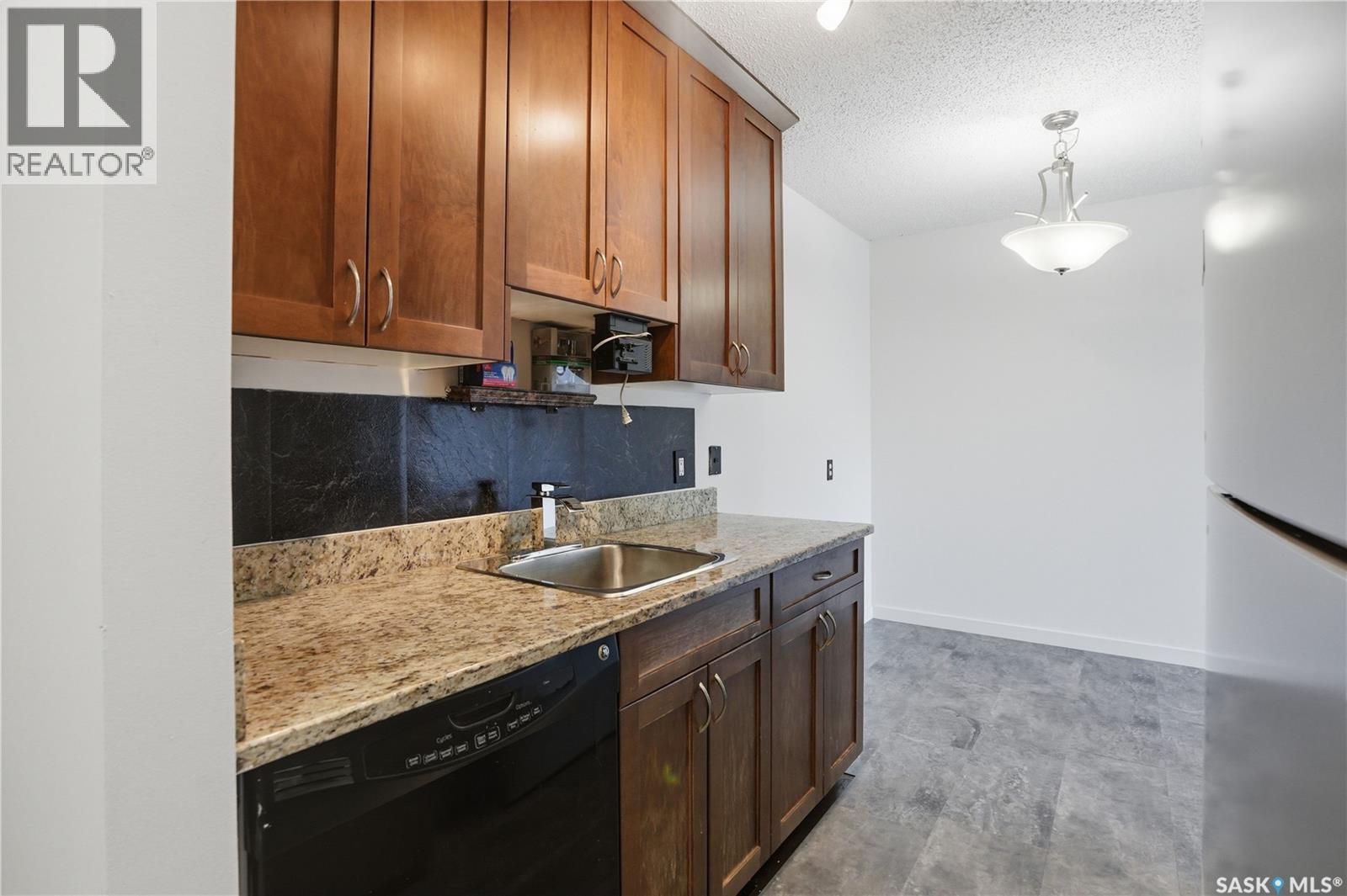 306 258 Pinehouse Place, Saskatoon, Saskatchewan  S7K 4X1 - Photo 3 - SK030719