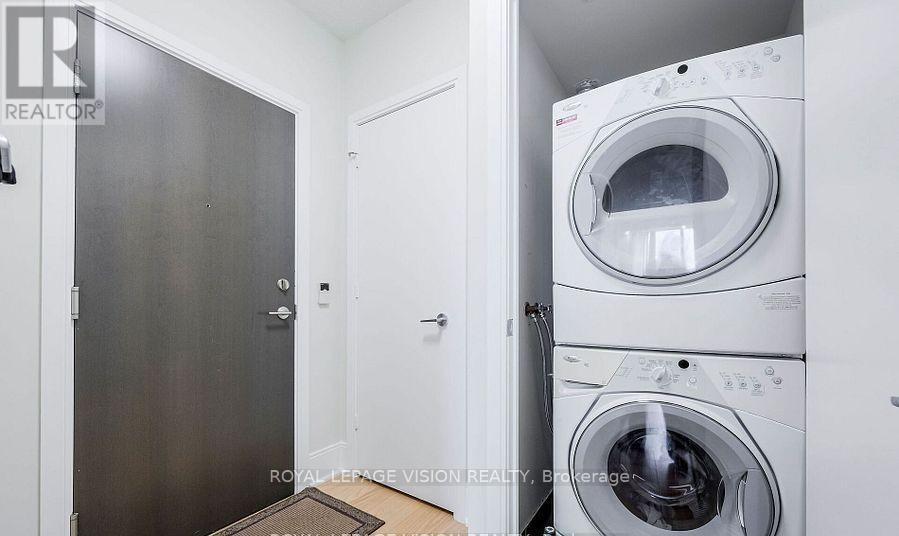 1906 - 181 Wynford Drive, Toronto, Ontario  M3C 0C6 - Photo 12 - C12896292