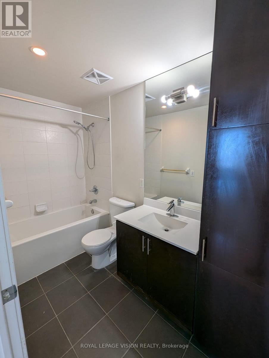 1906 - 181 Wynford Drive, Toronto, Ontario  M3C 0C6 - Photo 16 - C12896292