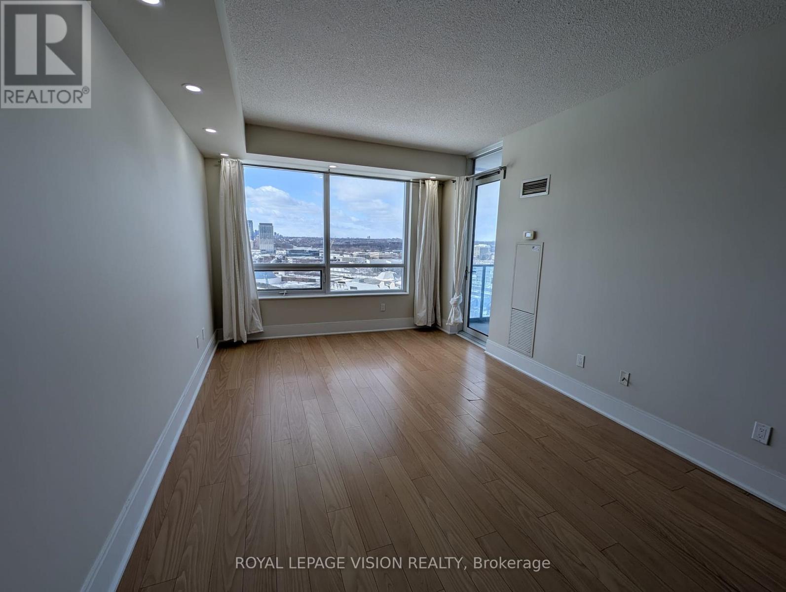 1906 - 181 Wynford Drive, Toronto, Ontario  M3C 0C6 - Photo 6 - C12896292