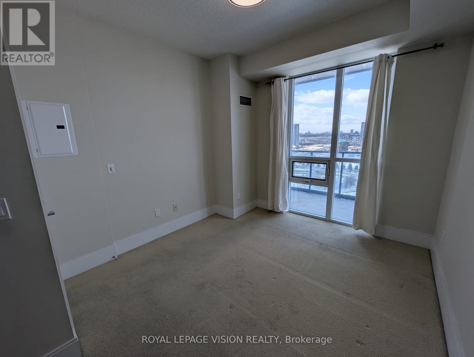 1906 - 181 Wynford Drive, Toronto, Ontario  M3C 0C6 - Photo 7 - C12896292