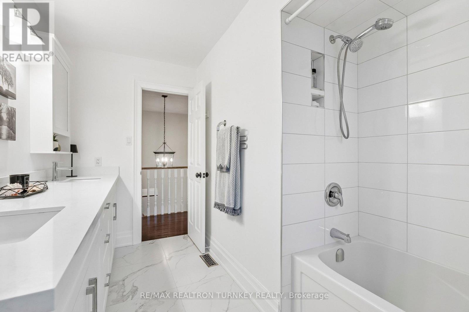 70 Keffer Circle, Newmarket, Ontario  L3X 1R8 - Photo 36 - N12896312