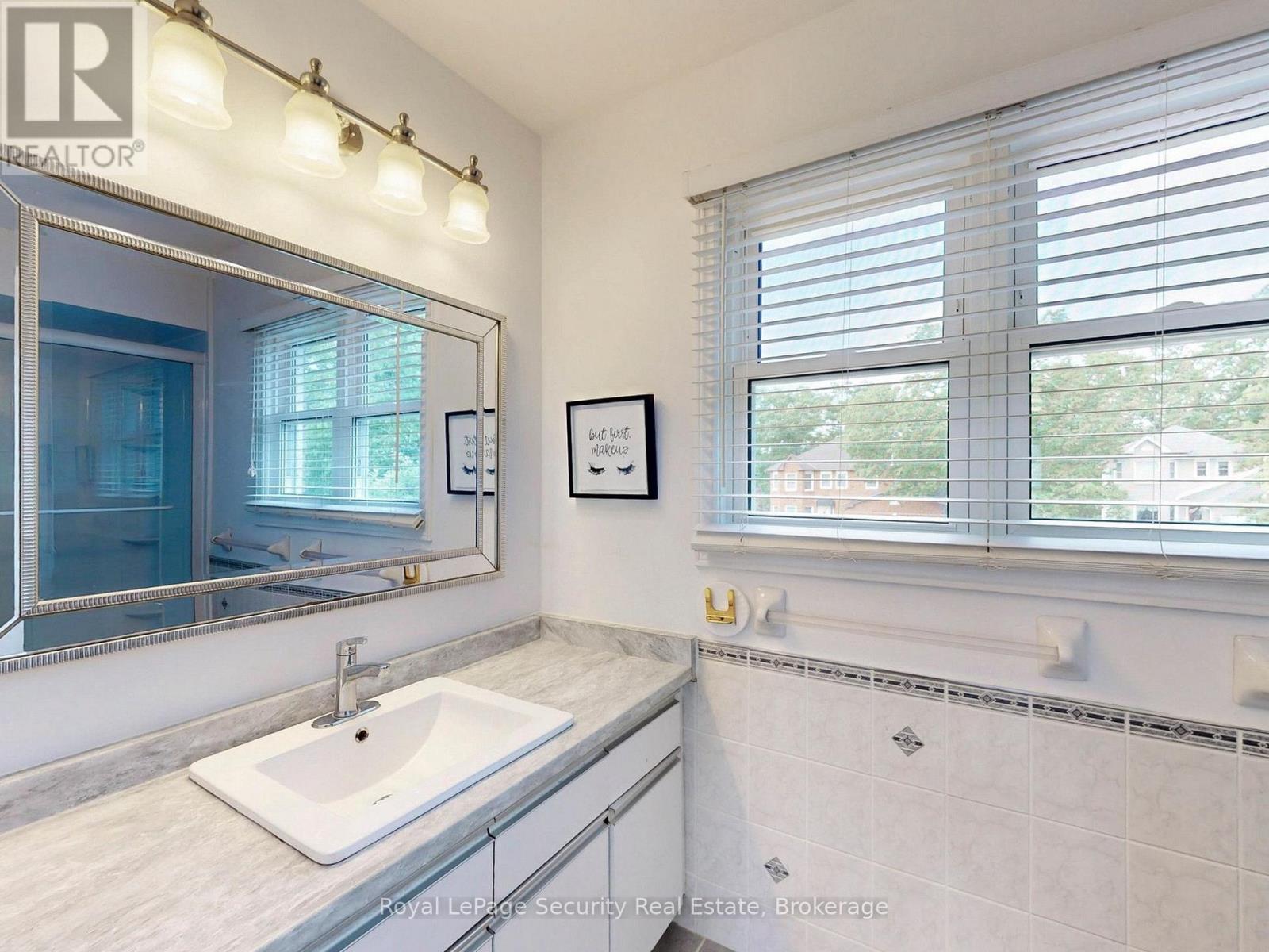 122 Browning Trail, Barrie, Ontario  L4N 6R3 - Photo 27 - S12894752