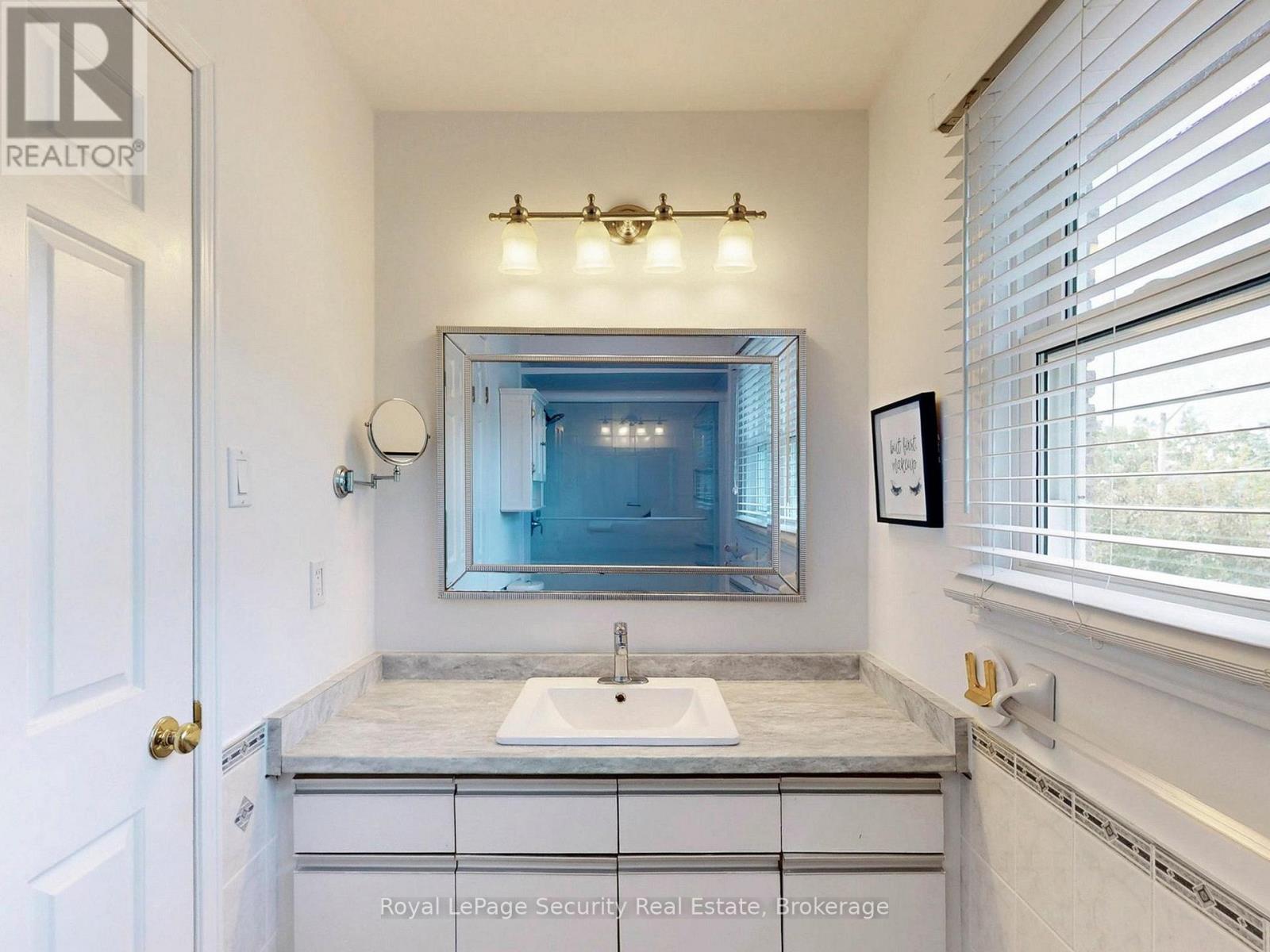 122 Browning Trail, Barrie, Ontario  L4N 6R3 - Photo 28 - S12894752