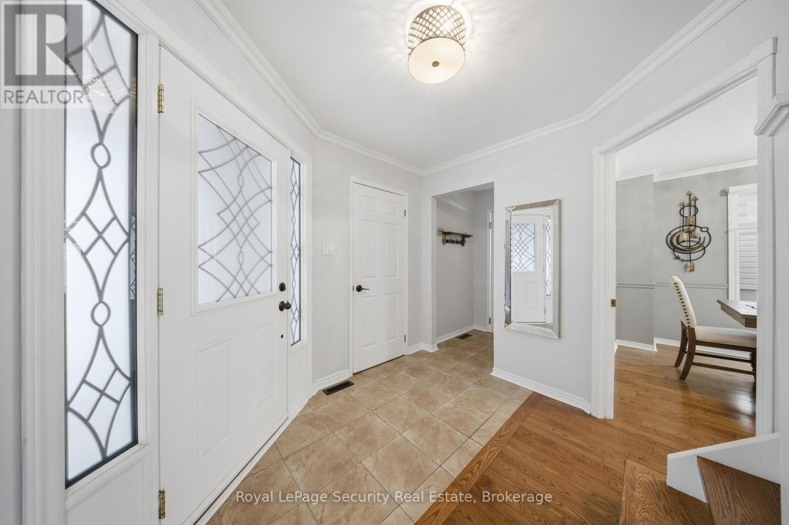 122 Browning Trail, Barrie, Ontario  L4N 6R3 - Photo 6 - S12894752