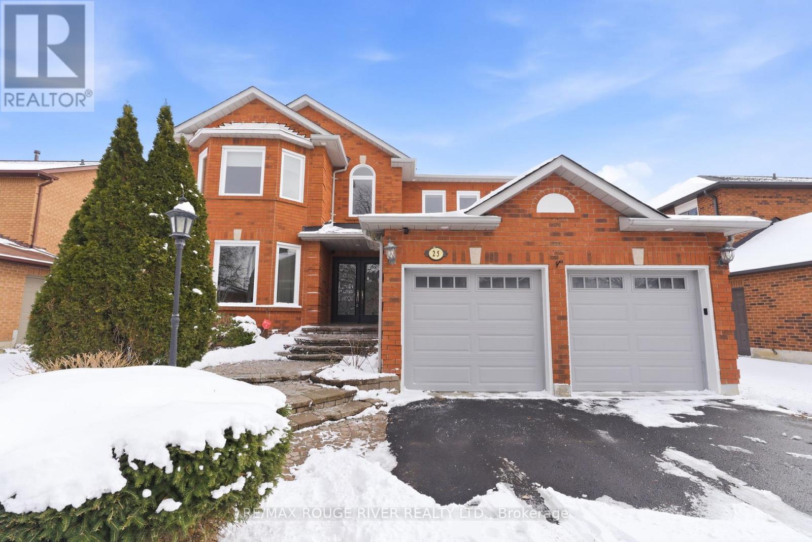 25 GLENCEDAR CRESCENT, whitby (pringle creek), Ontario