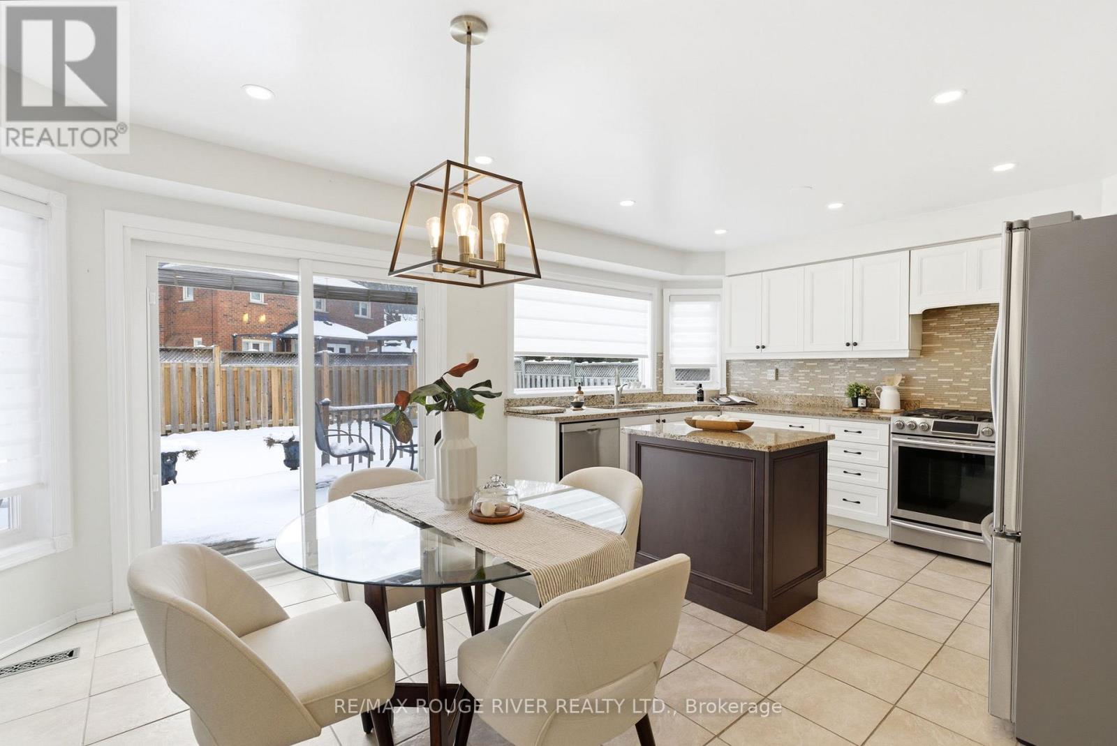 25 Glencedar Crescent, Whitby (Pringle Creek), Ontario  L1R 1X3 - Photo 9 - E12896436