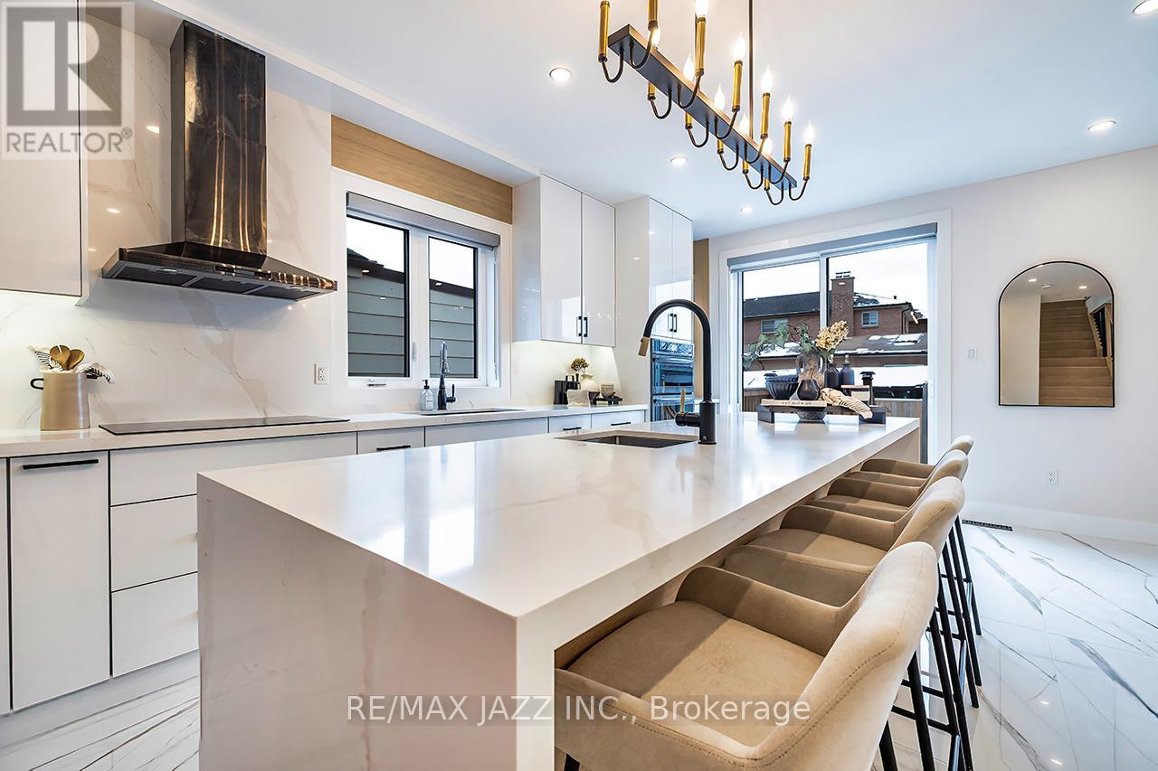 76 Haverson Boulevard, Toronto (Keelesdale-Eglinton West), Ontario  M6M 3J9 - Photo 13 - W12896536