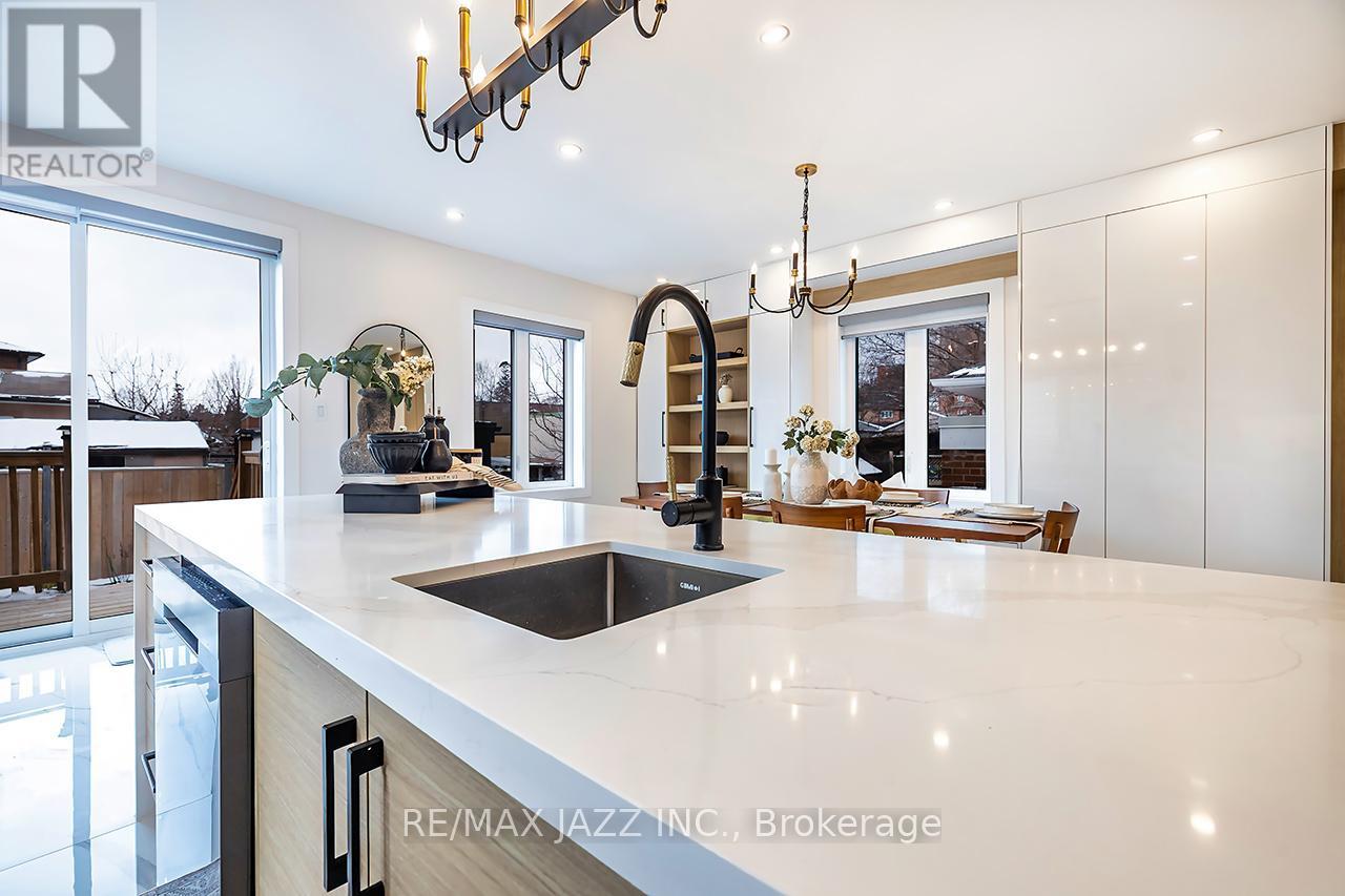 76 Haverson Boulevard, Toronto (Keelesdale-Eglinton West), Ontario  M6M 3J9 - Photo 14 - W12896536