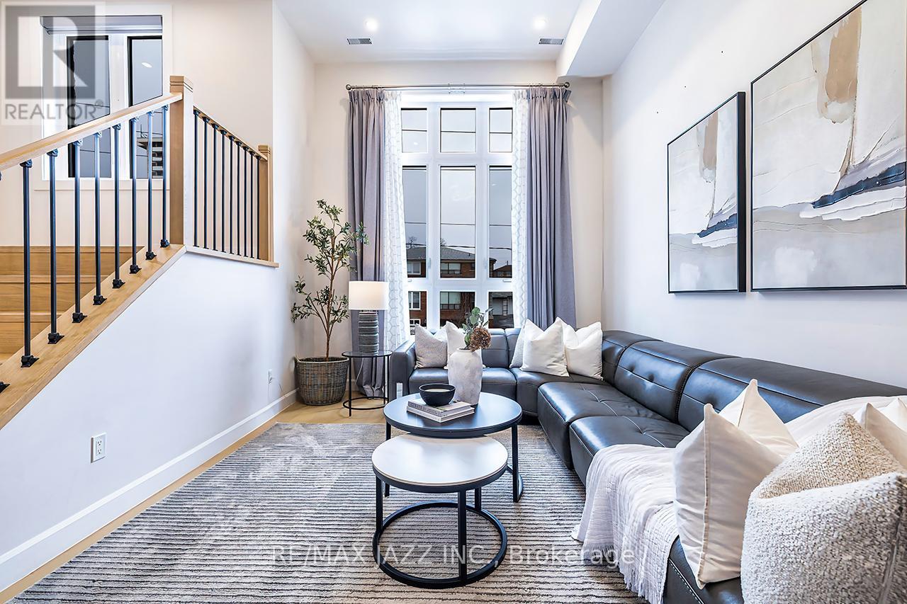 76 Haverson Boulevard, Toronto (Keelesdale-Eglinton West), Ontario  M6M 3J9 - Photo 18 - W12896536