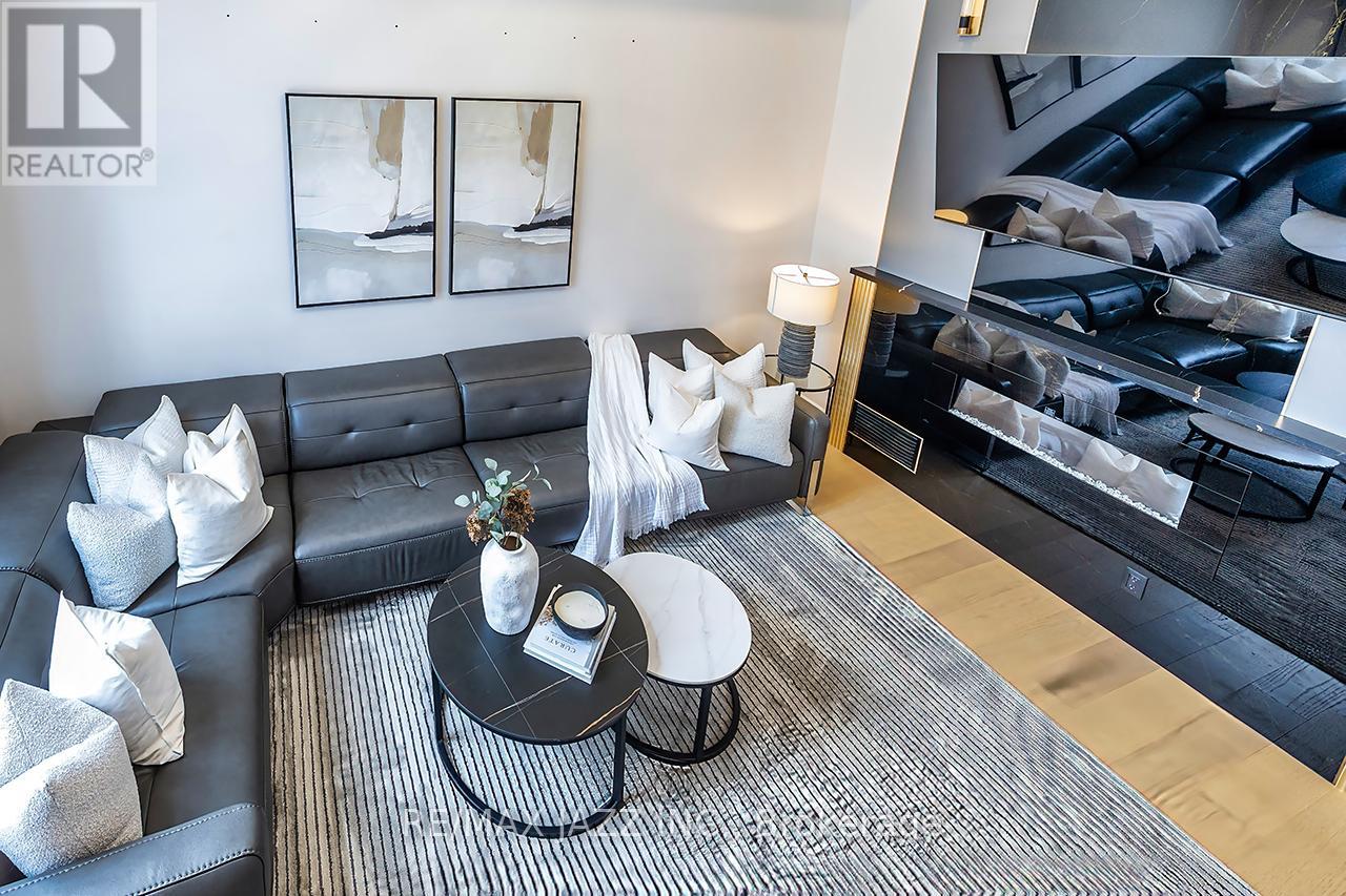 76 Haverson Boulevard, Toronto (Keelesdale-Eglinton West), Ontario  M6M 3J9 - Photo 21 - W12896536