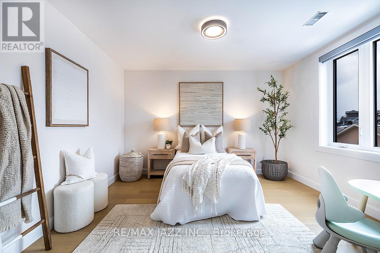 76 Haverson Boulevard, Toronto (Keelesdale-Eglinton West), Ontario  M6M 3J9 - Photo 24 - W12896536