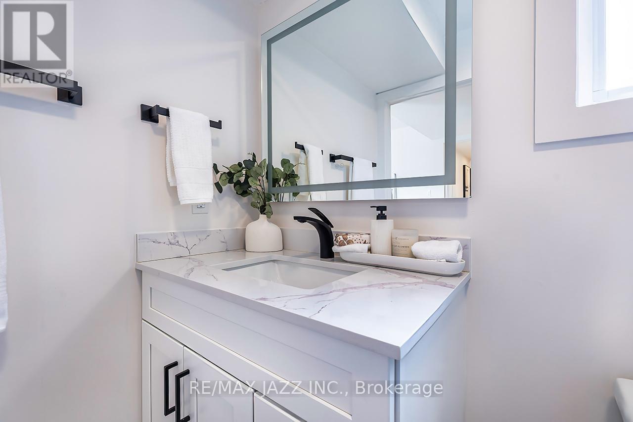 76 Haverson Boulevard, Toronto (Keelesdale-Eglinton West), Ontario  M6M 3J9 - Photo 26 - W12896536