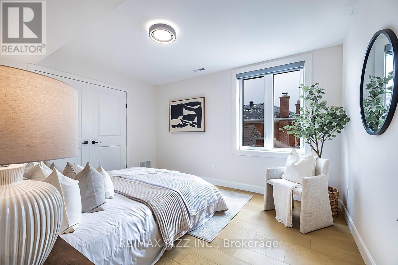 76 Haverson Boulevard, Toronto (Keelesdale-Eglinton West), Ontario  M6M 3J9 - Photo 29 - W12896536