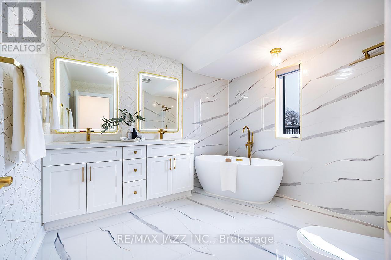 76 Haverson Boulevard, Toronto (Keelesdale-Eglinton West), Ontario  M6M 3J9 - Photo 36 - W12896536