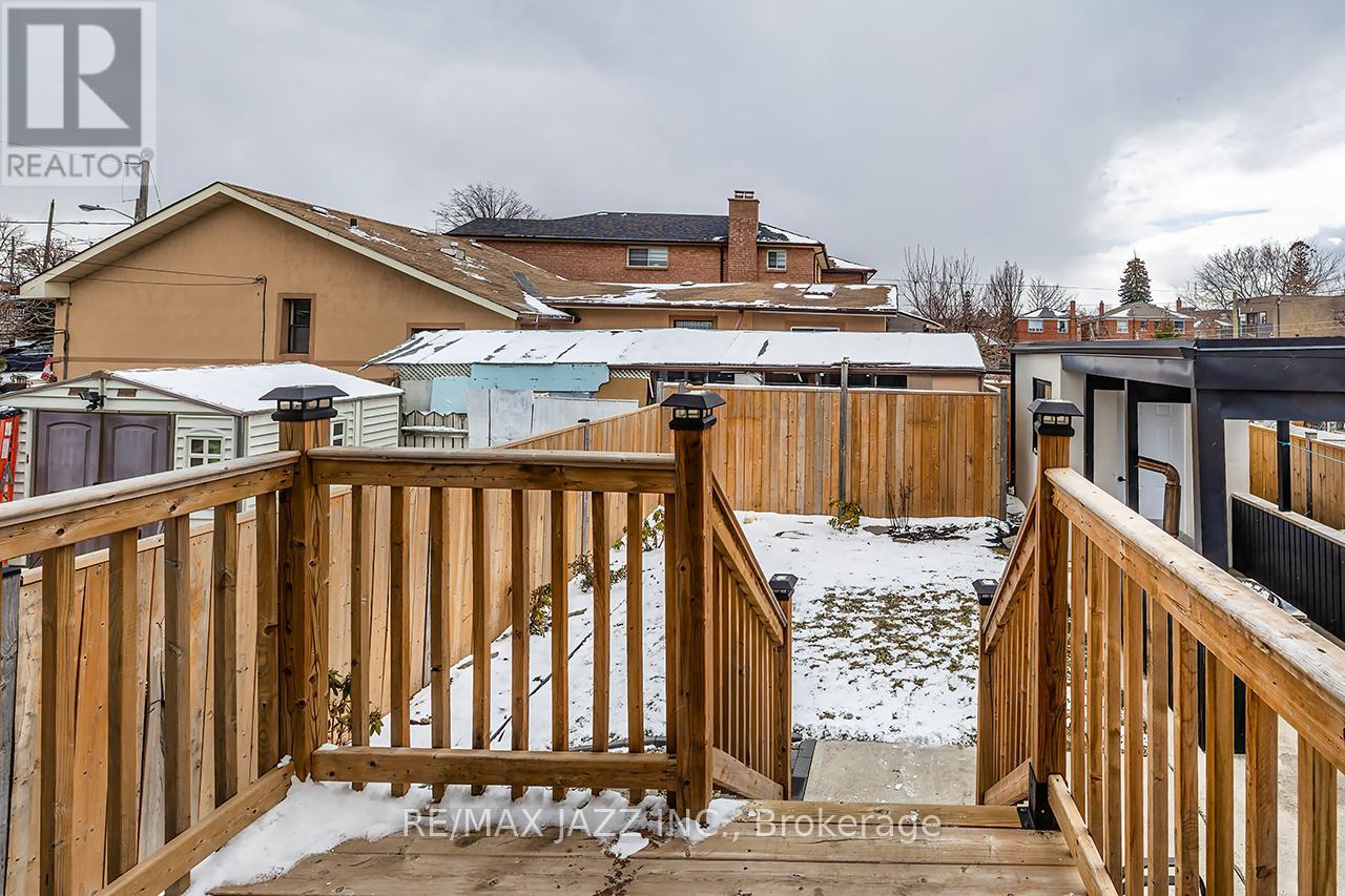 76 Haverson Boulevard, Toronto (Keelesdale-Eglinton West), Ontario  M6M 3J9 - Photo 45 - W12896536