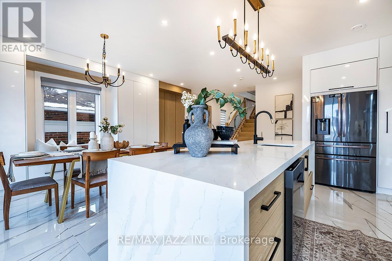 76 Haverson Boulevard, Toronto (Keelesdale-Eglinton West), Ontario  M6M 3J9 - Photo 9 - W12896536