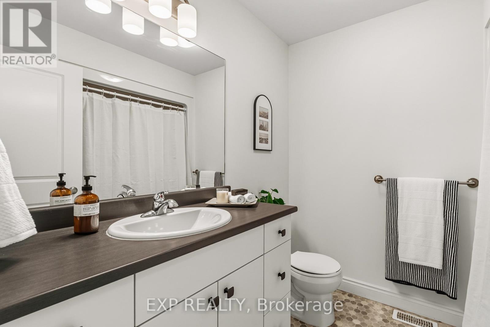 10 Cobblestone Street, Belleville, Ontario  K8P 0E4 - Photo 19 - X12896428