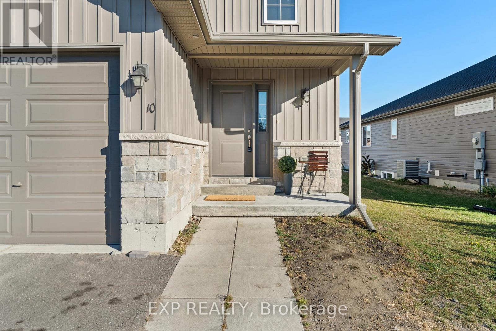 10 Cobblestone Street, Belleville, Ontario  K8P 0E4 - Photo 2 - X12896428