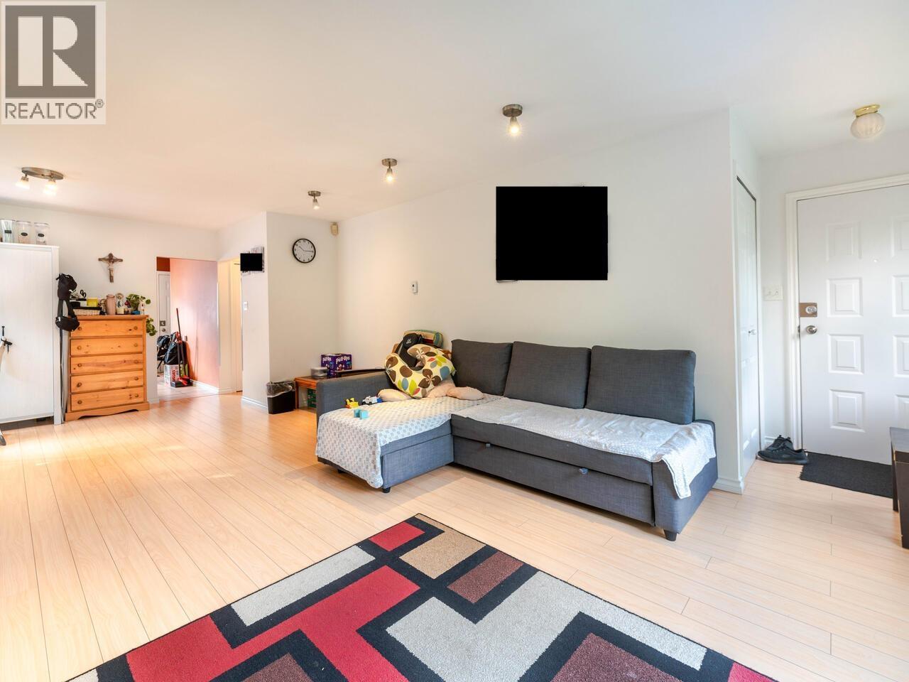 2216 E 41st Avenue, Vancouver, British Columbia  V5P 1L6 - Photo 4 - R3085346