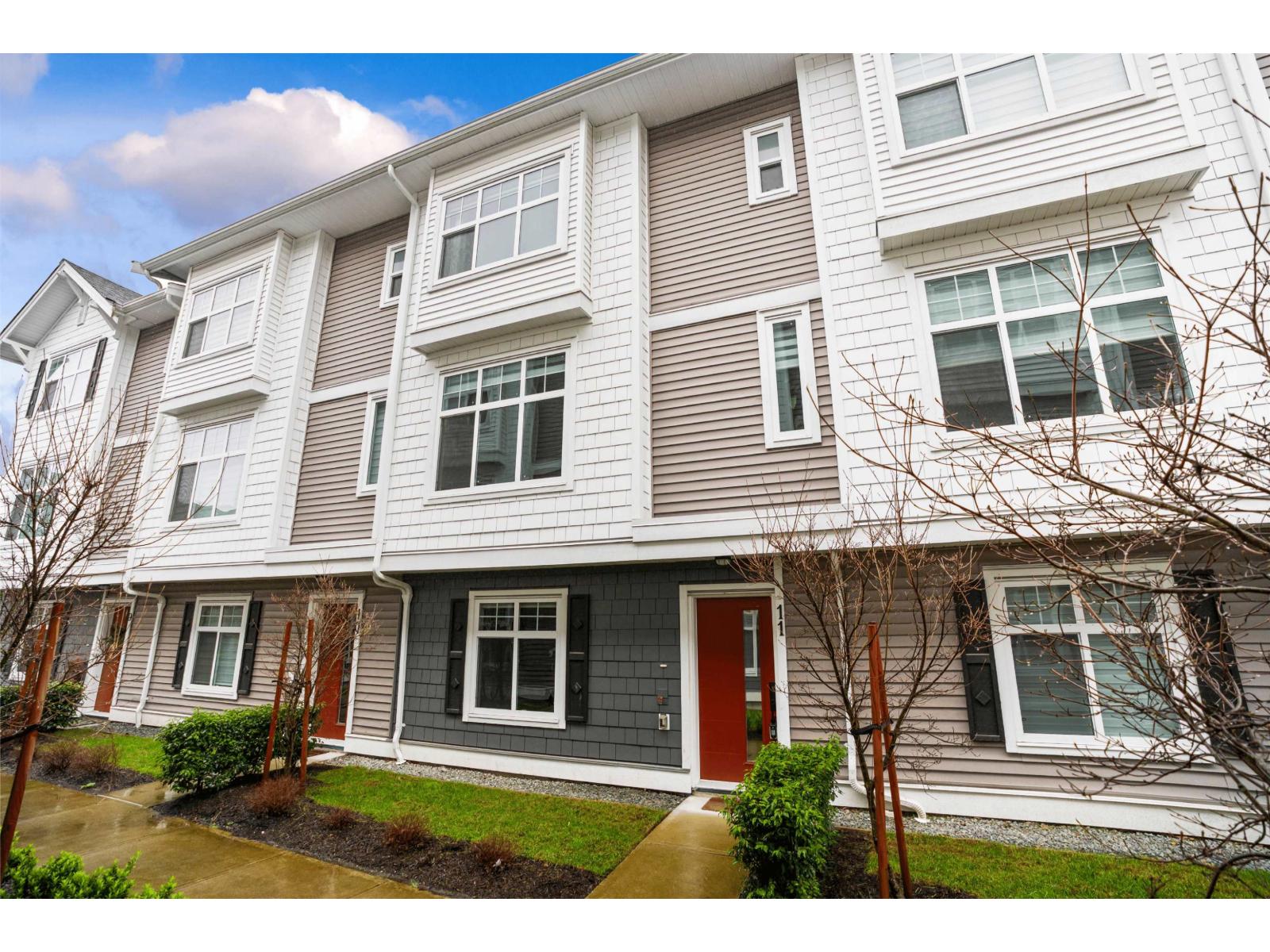 11 2033 MCKENZIE ROAD, Abbotsford, British Columbia