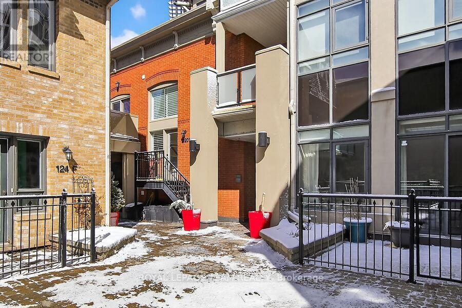 B204 - 124 Guigues Avenue, Ottawa, Ontario  K1N 5H7 - Photo 2 - X12896384