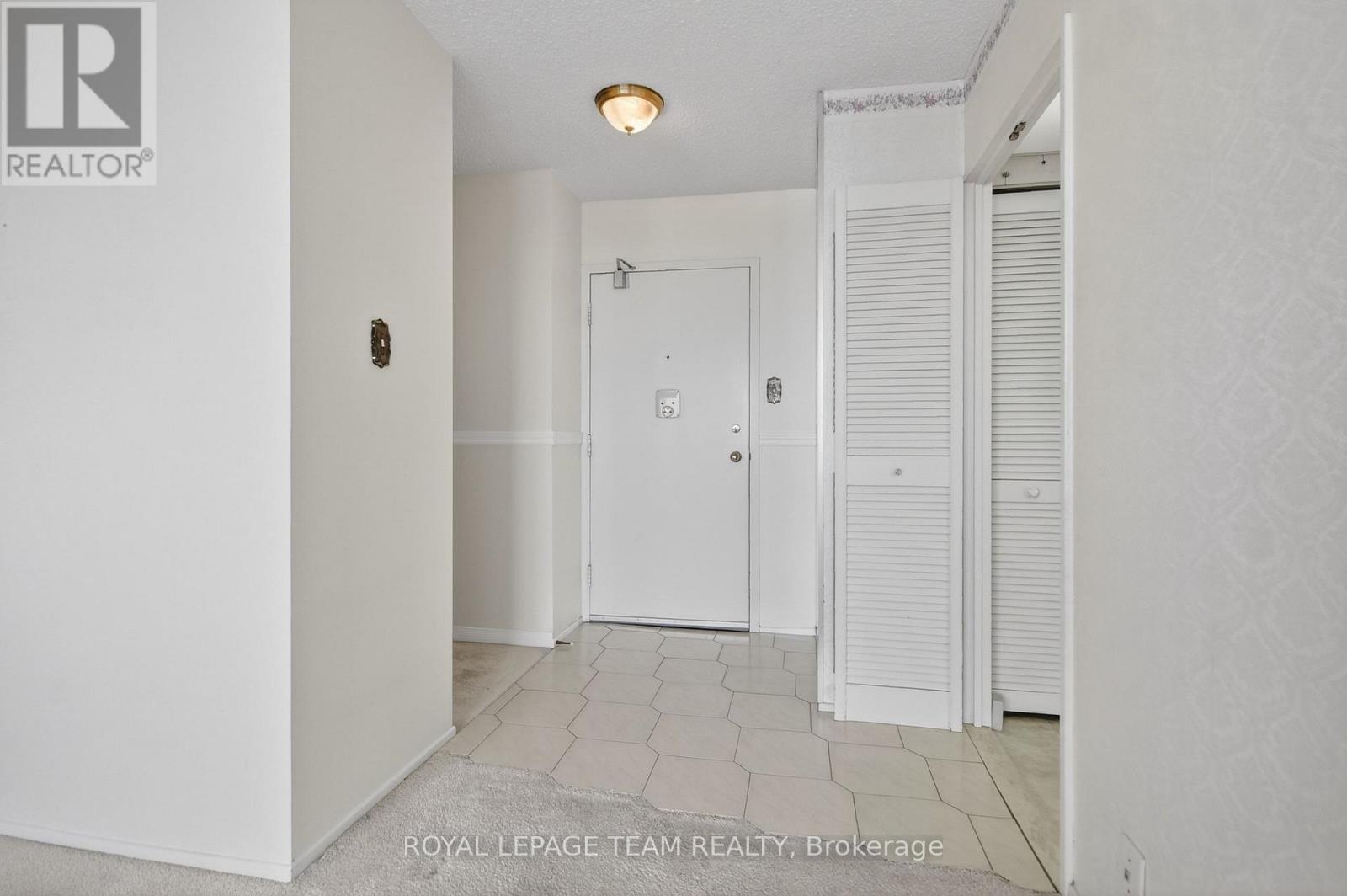 708 - 1285 Cahill Drive, Ottawa, Ontario  K1V 9A7 - Photo 3 - X12896394