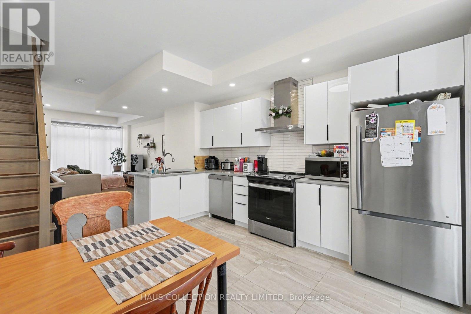 336 Foliage Private, Ottawa, Ontario  K2H 0C5 - Photo 4 - X12896432