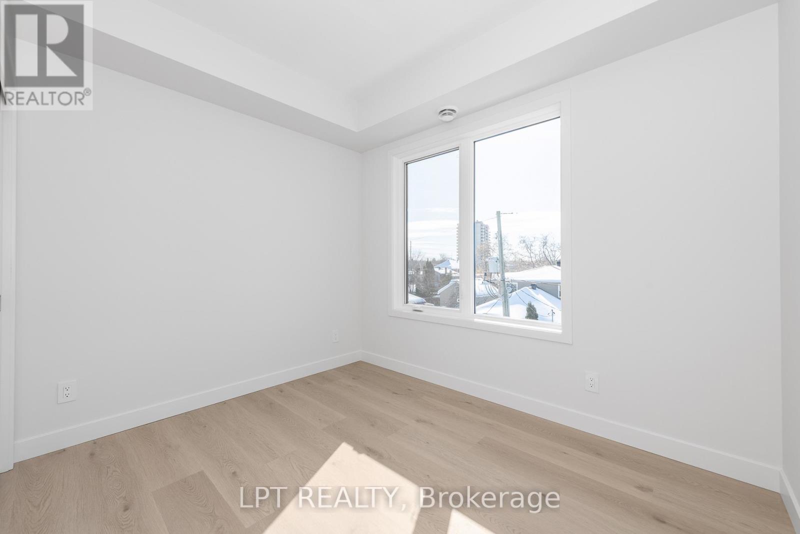 9 - 319 Shakespeare Street, Ottawa, Ontario  K1L 5M1 - Photo 12 - X12896544