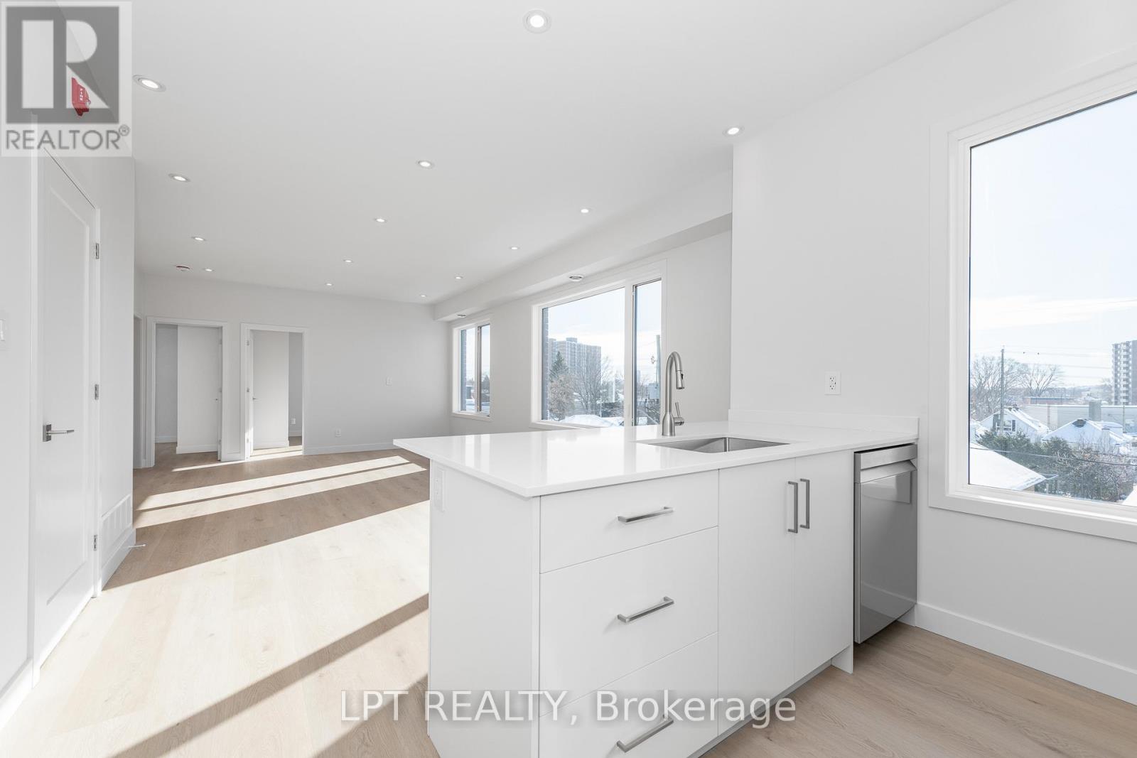 9 - 319 Shakespeare Street, Ottawa, Ontario  K1L 5M1 - Photo 4 - X12896544