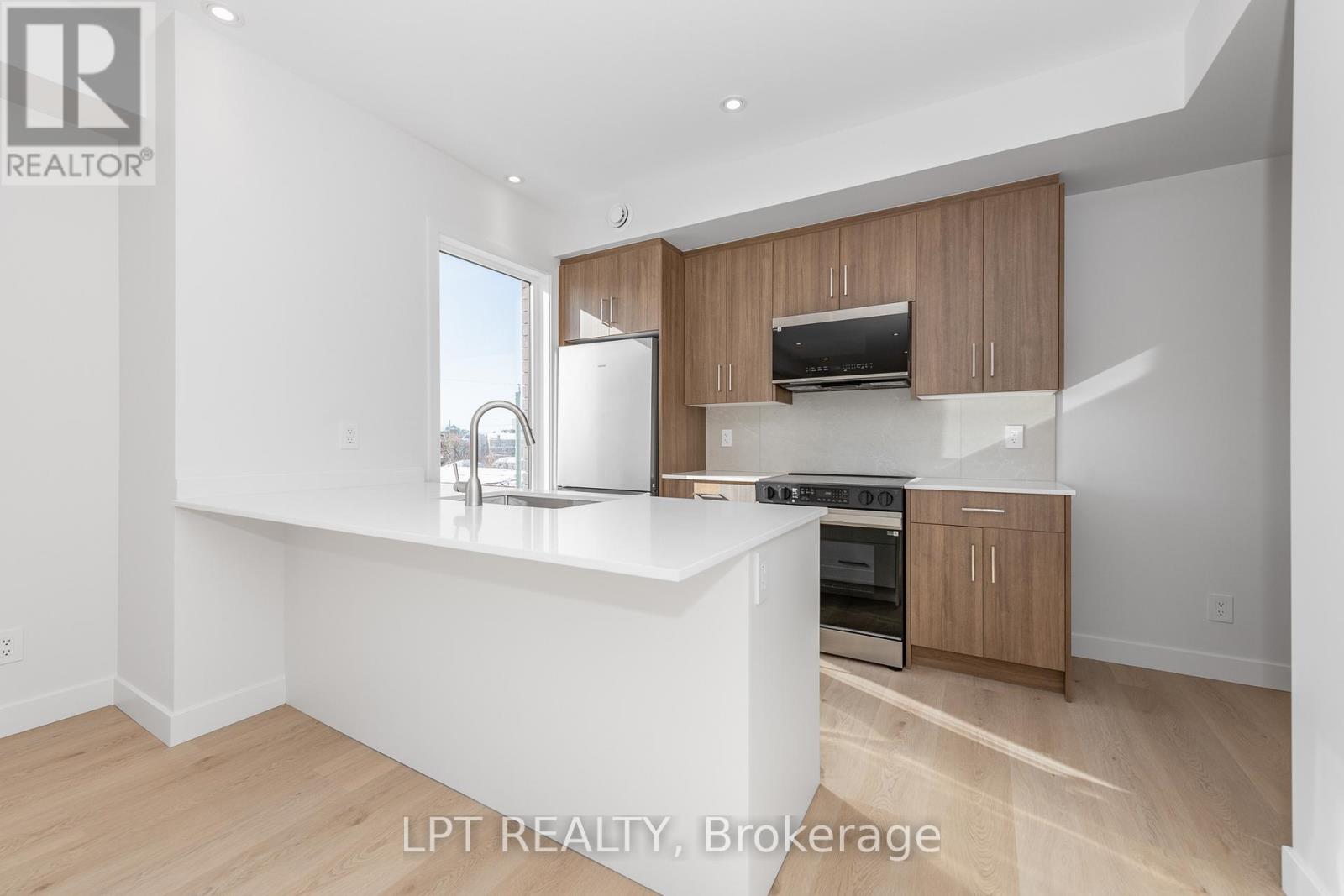 9 - 319 Shakespeare Street, Ottawa, Ontario  K1L 5M1 - Photo 6 - X12896544