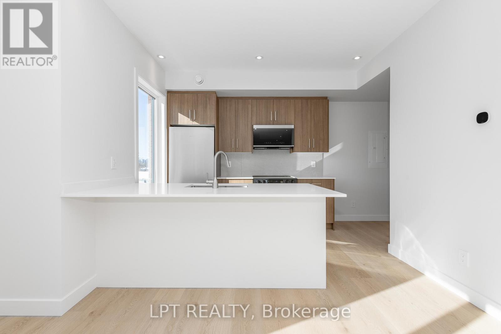 9 - 319 Shakespeare Street, Ottawa, Ontario  K1L 5M1 - Photo 7 - X12896544