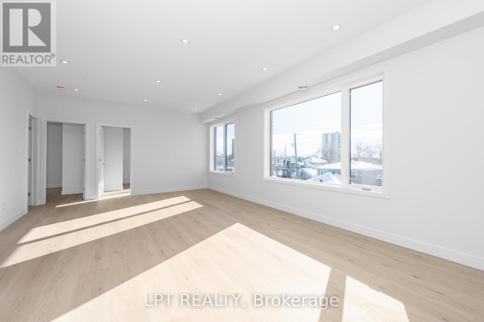 9 - 319 Shakespeare Street, Ottawa, Ontario  K1L 5M1 - Photo 8 - X12896544