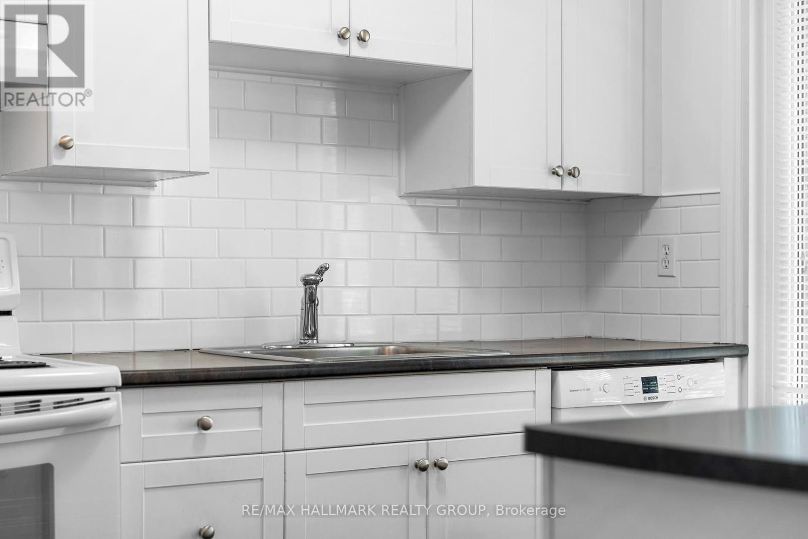 1916 Russell Road, Ottawa, Ontario  K1G 1L6 - Photo 22 - X12896576