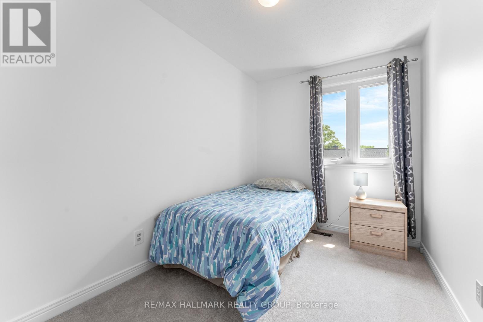 1916 Russell Road, Ottawa, Ontario  K1G 1L6 - Photo 32 - X12896576