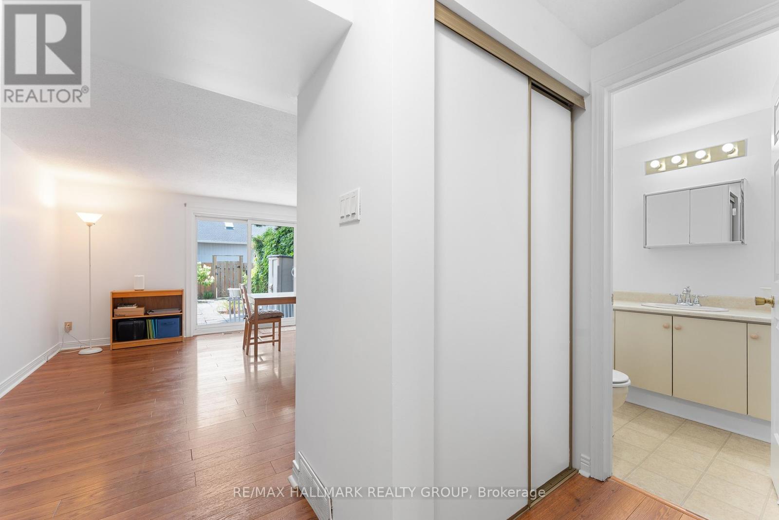 1916 Russell Road, Ottawa, Ontario  K1G 1L6 - Photo 6 - X12896576