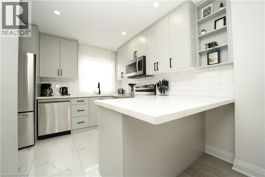 140 Jansen Avenue, Kitchener, Ontario  N2A 2L7 - Photo 3 - 40812318