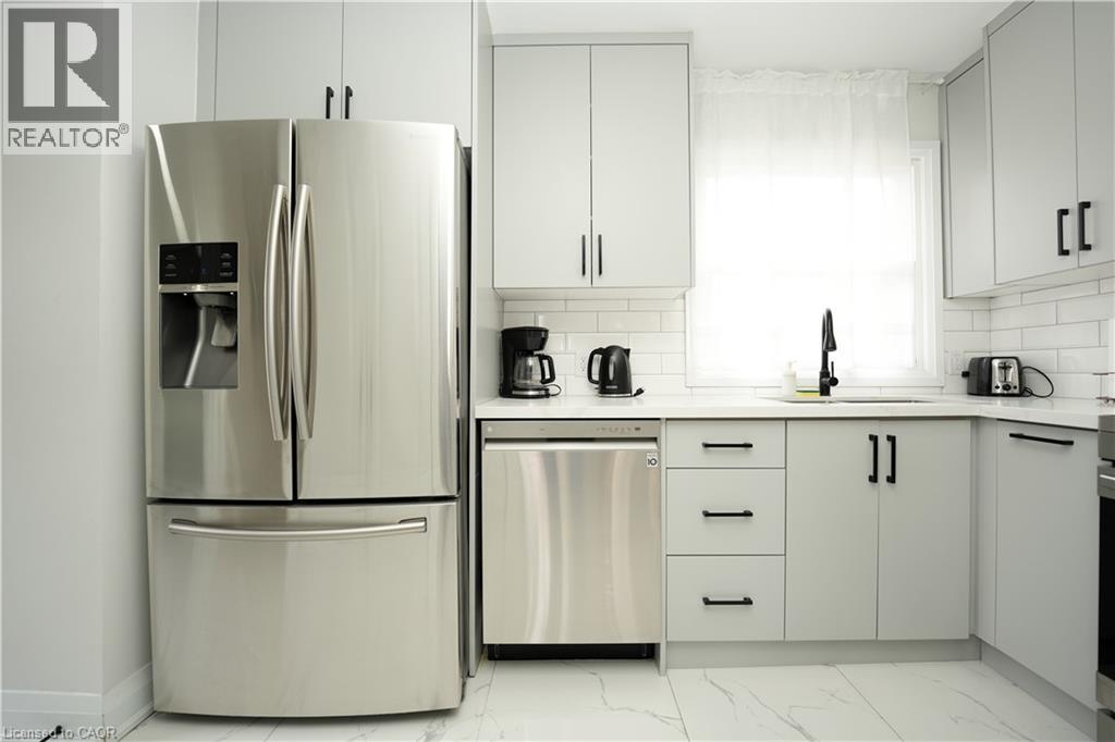 140 Jansen Avenue, Kitchener, Ontario  N2A 2L7 - Photo 5 - 40812318