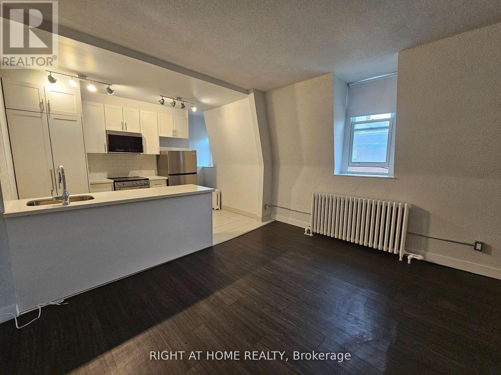 203 - 72 Wellesley Street E, Toronto, Ontario  M4Y 1H2 - Photo 3 - C12896434