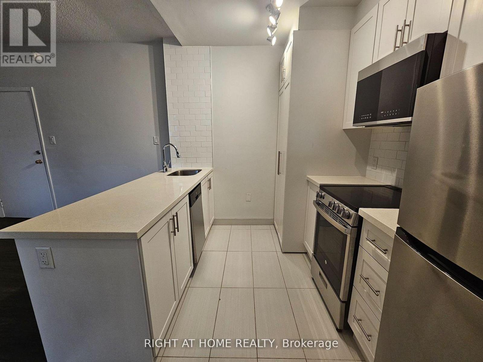 203 - 72 Wellesley Street E, Toronto, Ontario  M4Y 1H2 - Photo 7 - C12896434