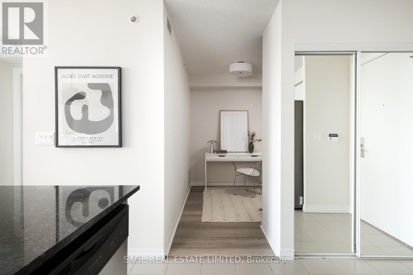 1408 - 275 Yorkland Road, Toronto, Ontario  M2J 0B4 - Photo 4 - C12896514