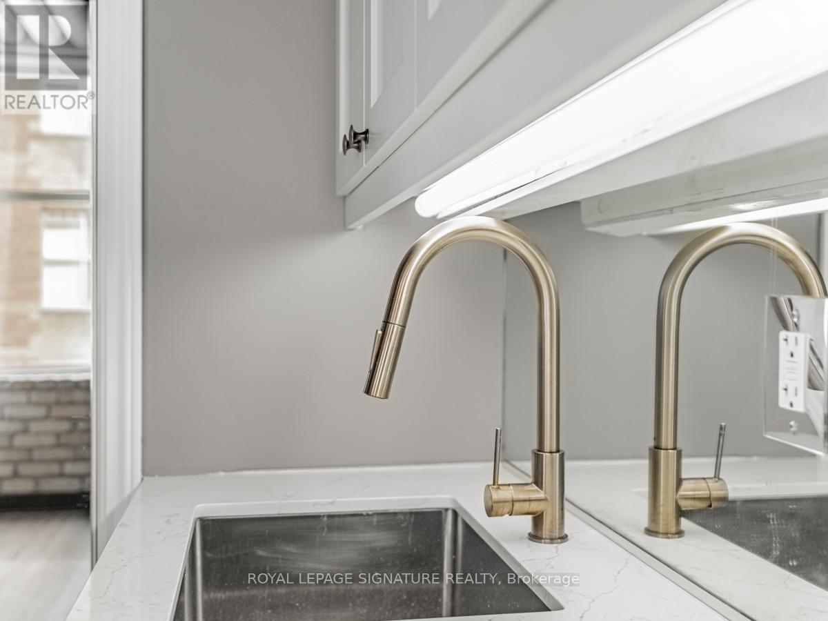 421 - 955 Queen Street, Toronto, Ontario  M6J 3X5 - Photo 9 - C12896564