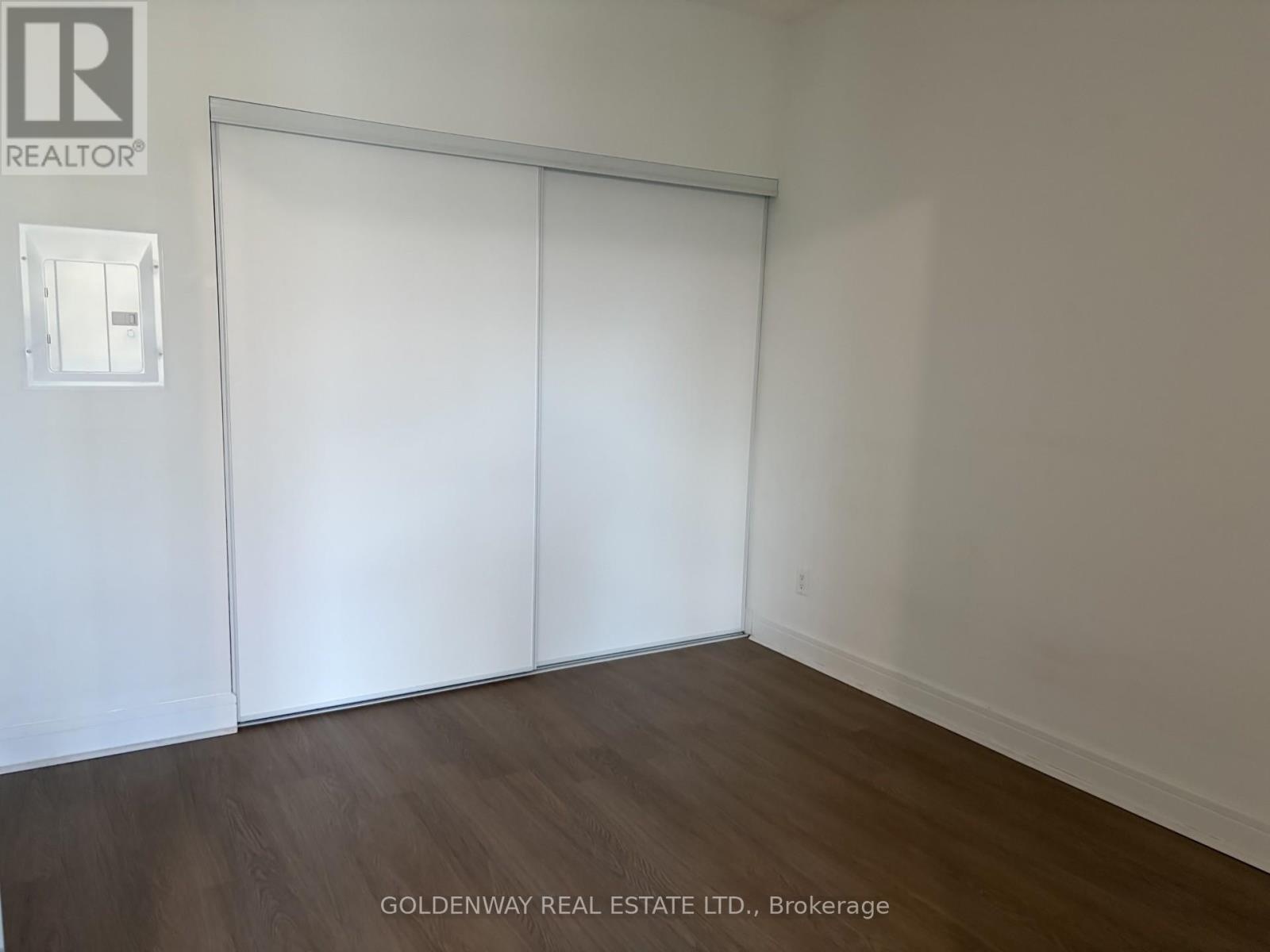 208 - 35 Brian Peck Crescent, Toronto, Ontario  M4G 0A5 - Photo 4 - C12896570