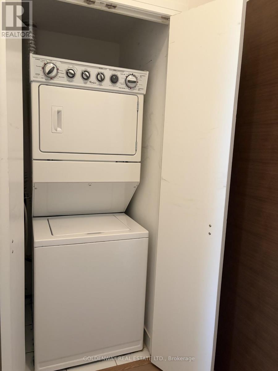 208 - 35 Brian Peck Crescent, Toronto, Ontario  M4G 0A5 - Photo 5 - C12896570