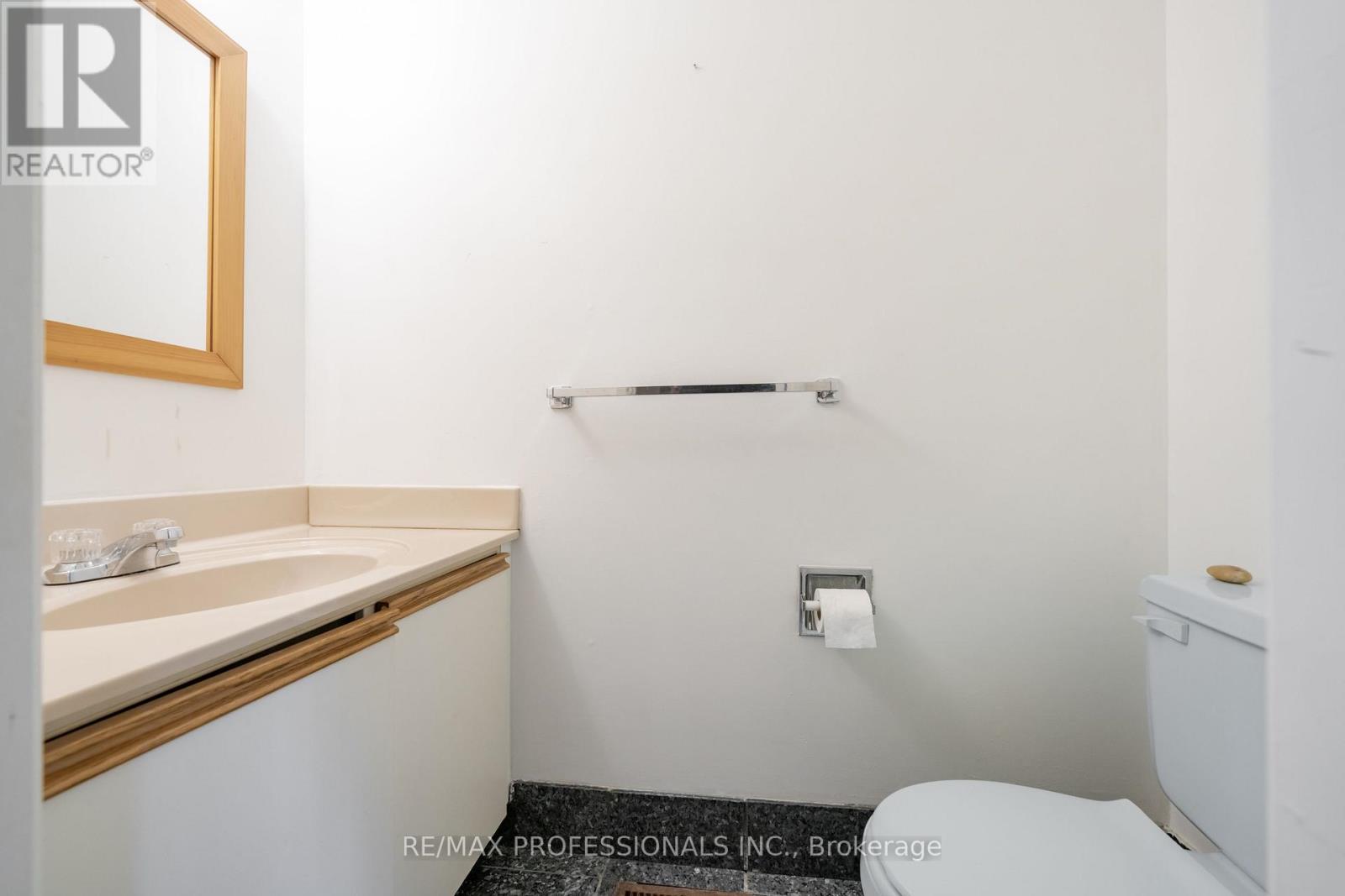 23 Jacob Fisher Drive, Toronto, Ontario  M1B 4K3 - Photo 16 - E12896374